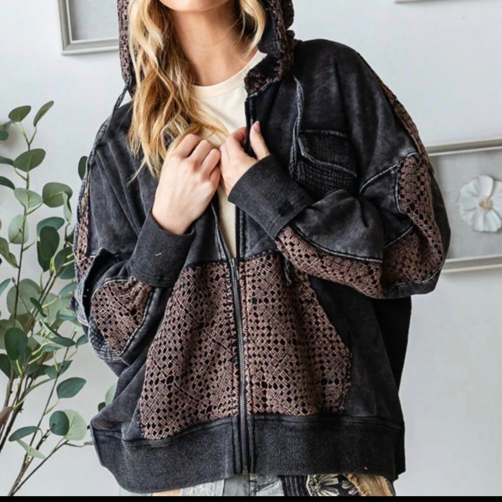 Oli & Hali Solid Color Open Twist Back Jacket in Black NWOT SMALL